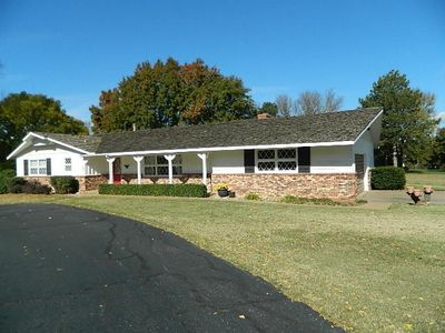 2911 Lakeshore Dr, Winfield, KS, 67156