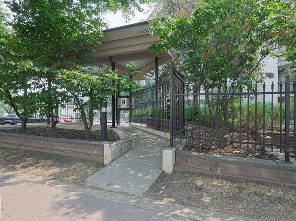 9507 101st Ave NW #113, Edmonton, AB T5H 4R1