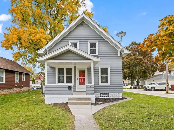 312 West Wabash AVENUE, Waukesha, WI 53186