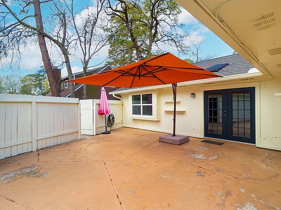 5th image of 415 Enchanted Trail Dr