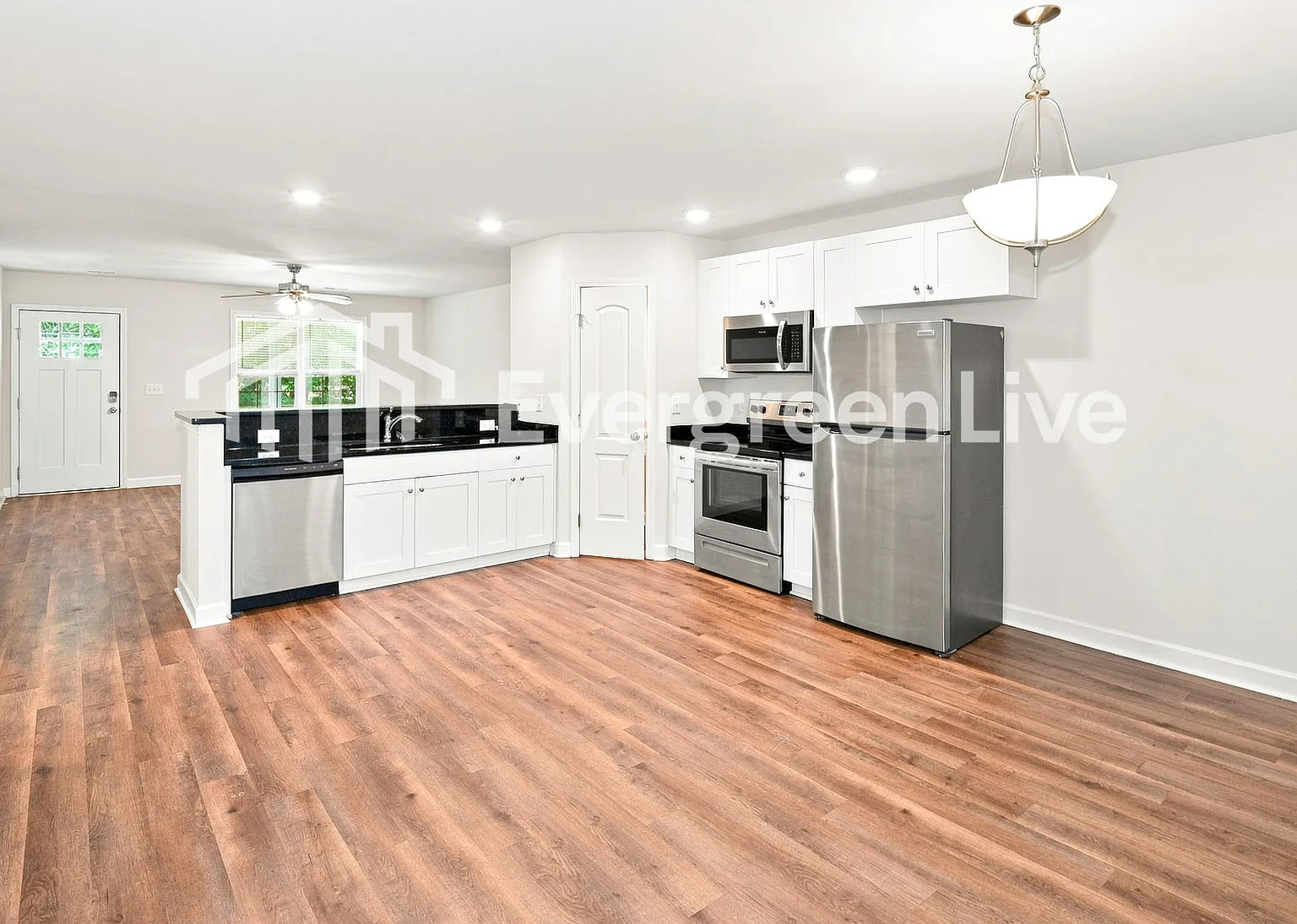 4 bed, 2.0 bath, 1536 sqft, $1,845 — Photo 4