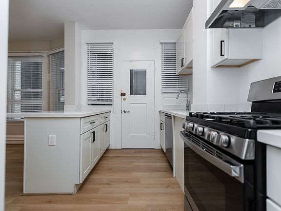 4th image of 1476 Sacramento St #204