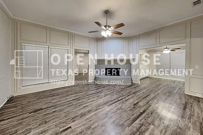 4 bed, 2.0 bath, 2130 sqft, $2,395 — Photo 3
