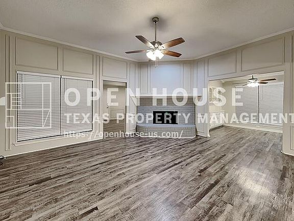 3rd image of 916 Green Brook Dr