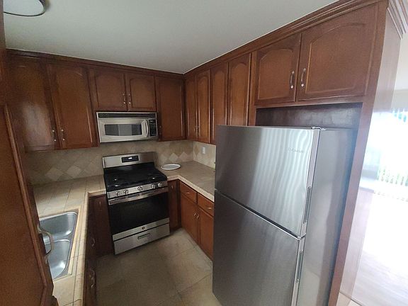 5th image of 4572 Utah St #2