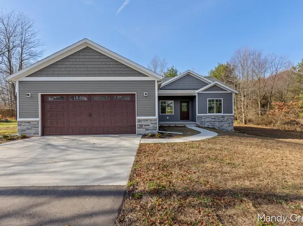 12723 Lindy Anne Ct, Cedar Springs, MI 49319