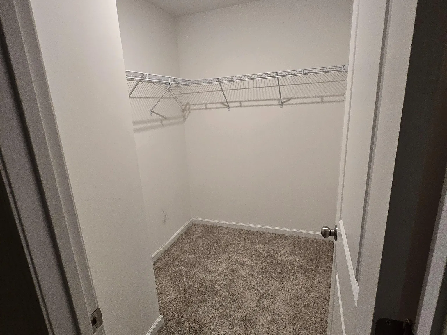 2 bed, 2.0 bath, 2098 sqft, $1,663 — Photo 4