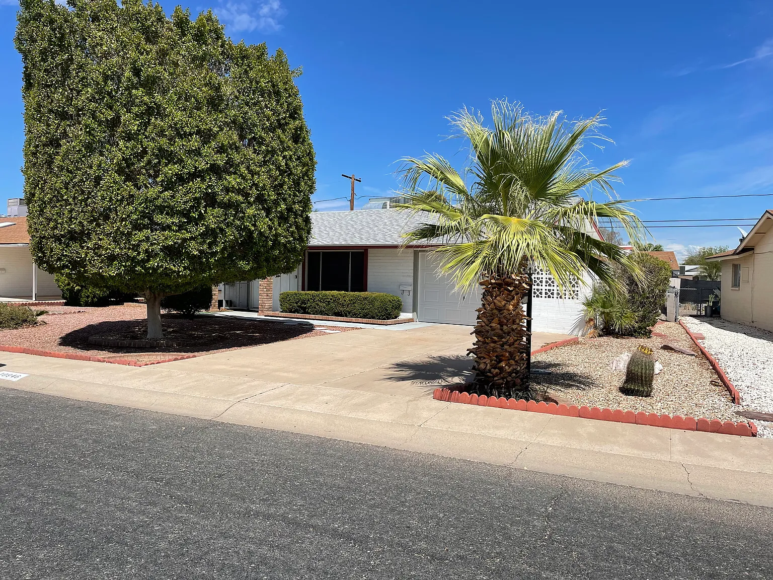 10946 W Canterbury Dr — Photo 2