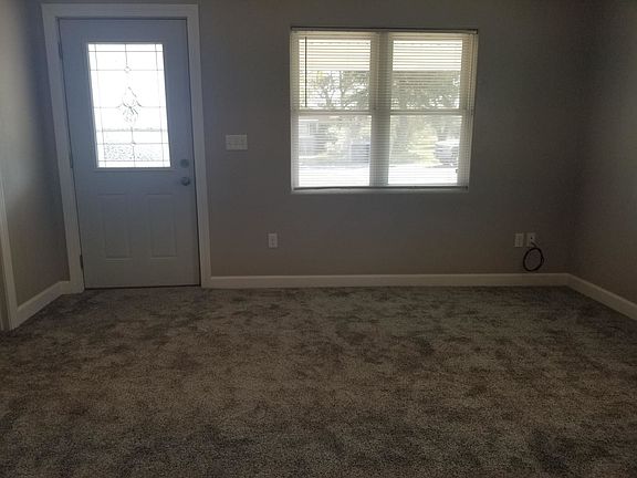 4th image of 818 N Jackson Ave