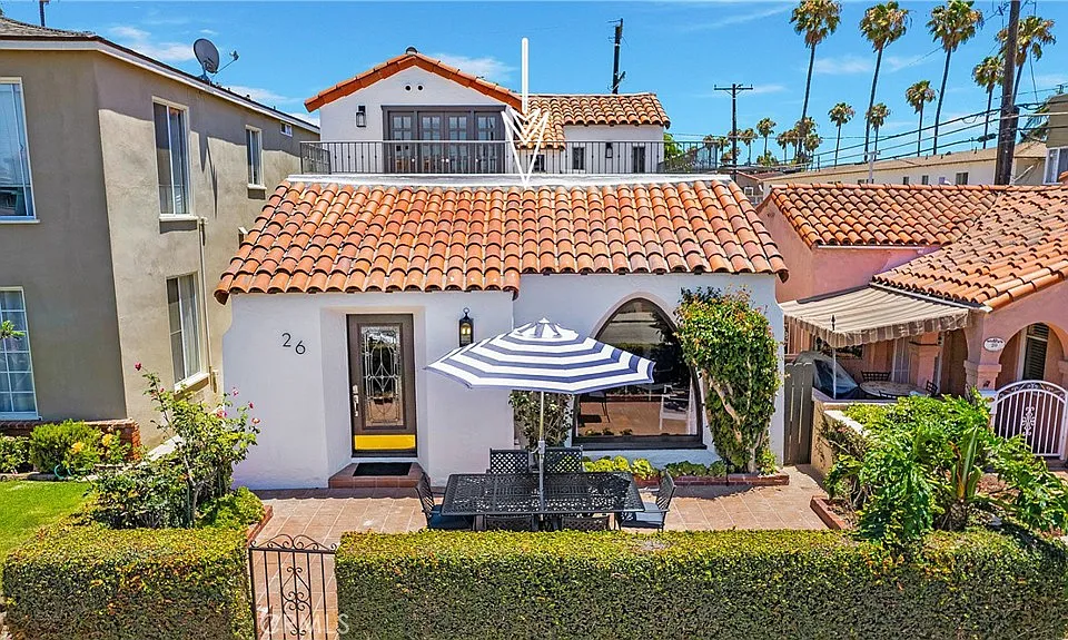 26 La Verne Ave