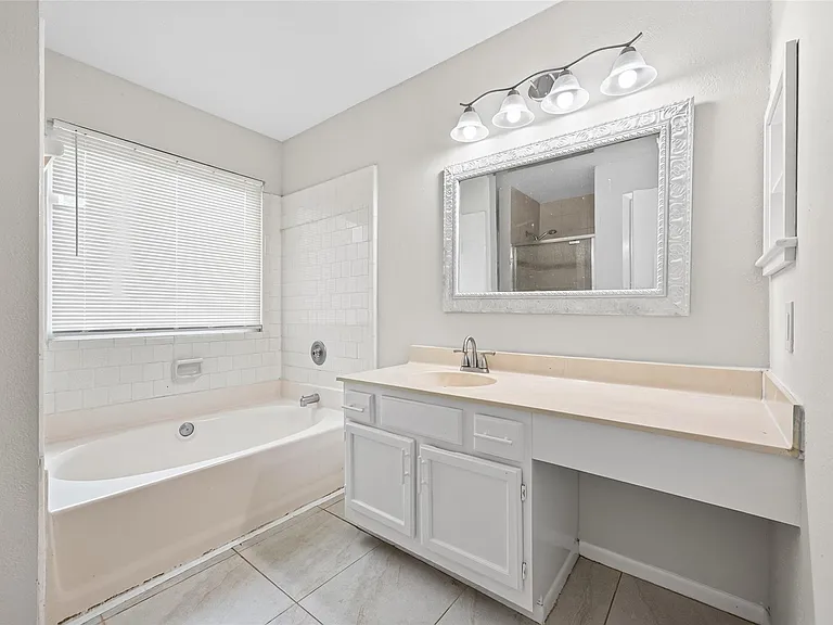 10419 Appleridge Dr — Photo 32