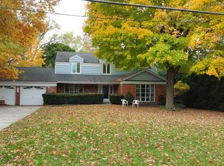3660 Hillview Dr, Youngstown, NY 14174