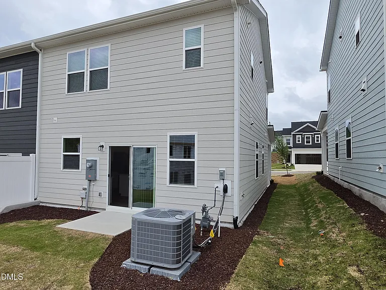 517 Sunset Lake Dr — Photo 2