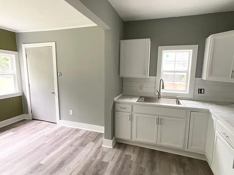 3222 Laurel St — Photo 5