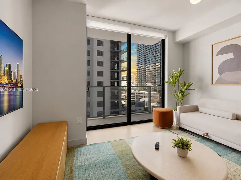 11 NE 6th St #1712 — Photo 5