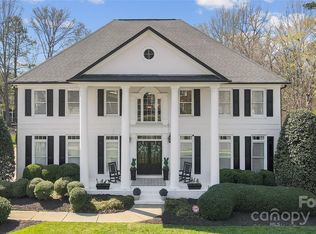 8634 Woodmere Crossing Ln, Charlotte, NC 28226