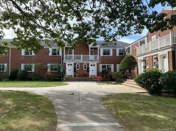 74-12 260th Street #H-2, Glen Oaks, NY 11004