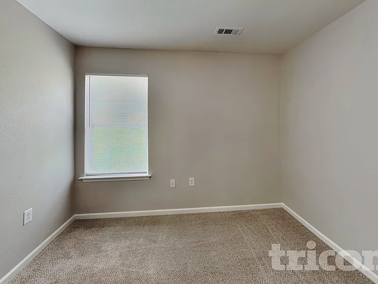 2216 Gooseberry Rd — Photo 11