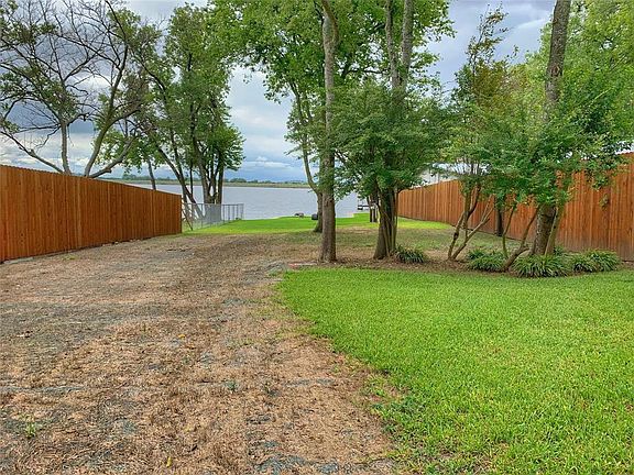 4th image of 1303 E Lake Dr Lot 311