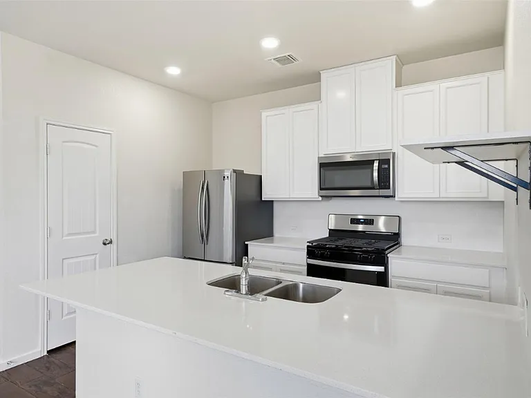 225 Danablu Dr — Photo 17