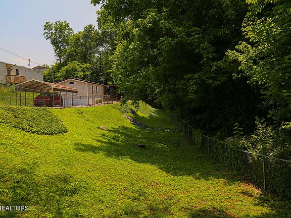 4th image of 207 Thornhill Dr