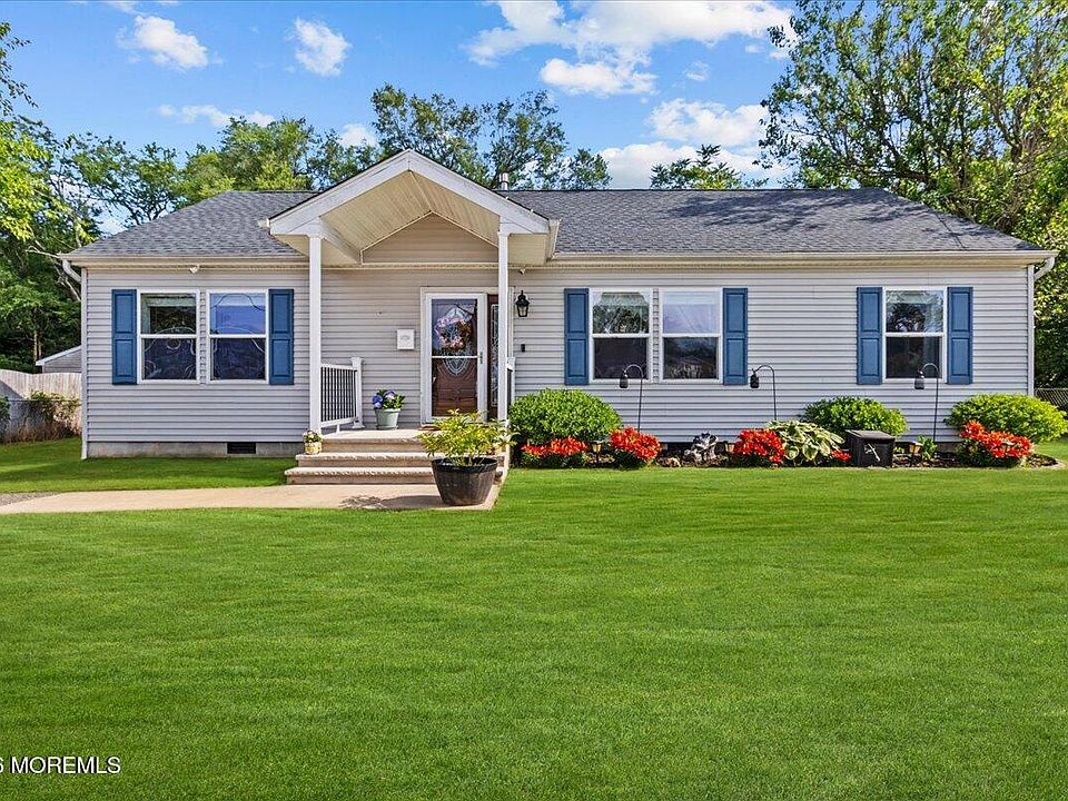 1st image of 424 Brookforest Drive