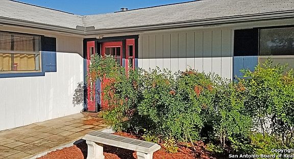 2nd image of 288 Knollwood Cir