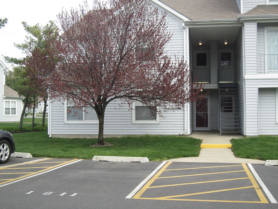 1st image of 1811 Waters Edge Dr #11B