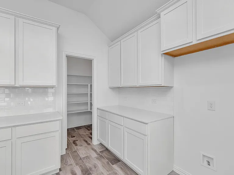 7204 Black Cherry Ln — Photo 7