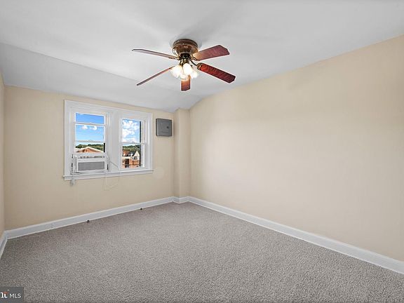 5th image of 3434 Mayfield Ave