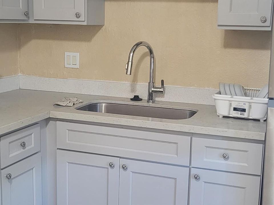 1st image of 3236 Williamsburg Dr APT 1