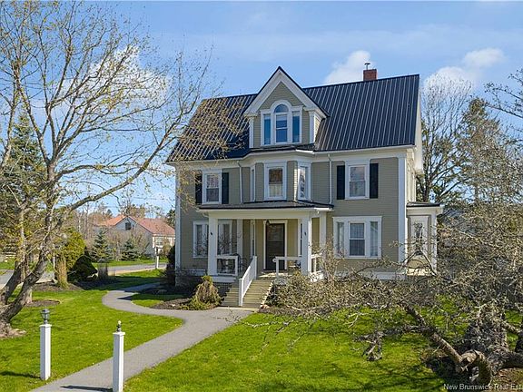 3rd image of 364 Montague St