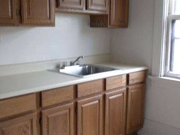 3rd image of 2310 E Bradford Ave APT 5