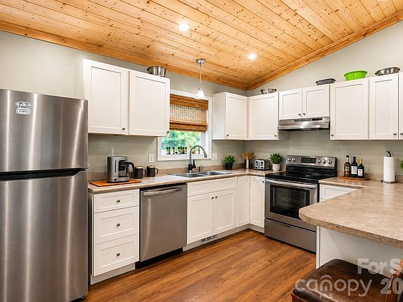 5th image of 24 Old Rogers Ln