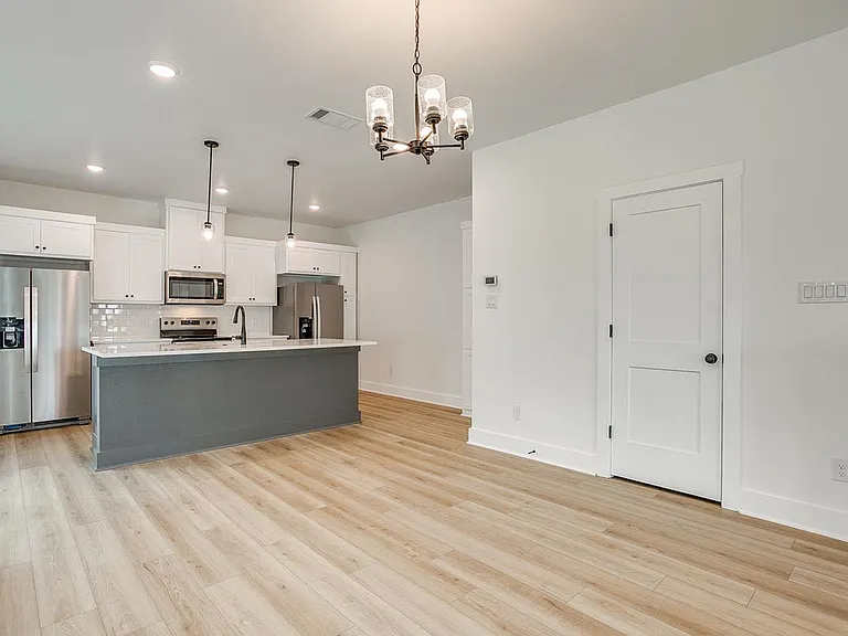 2345 Benbrook Blvd — Photo 56
