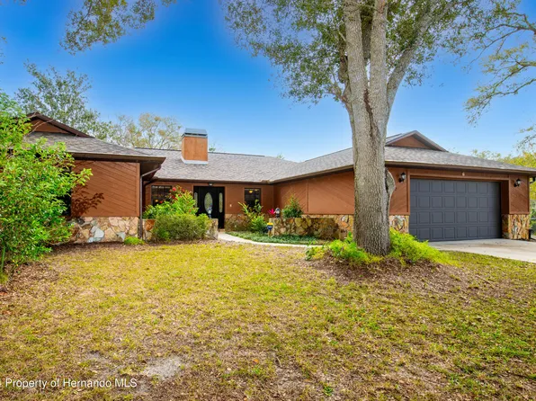 8372 Pinewood Ave, Brooksville, FL 34613