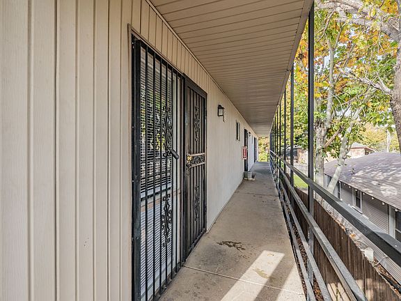 5th image of 3336 W 6th St APT F