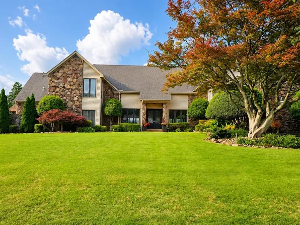 8332 Countrywood Fwy, Cordova, TN 38016