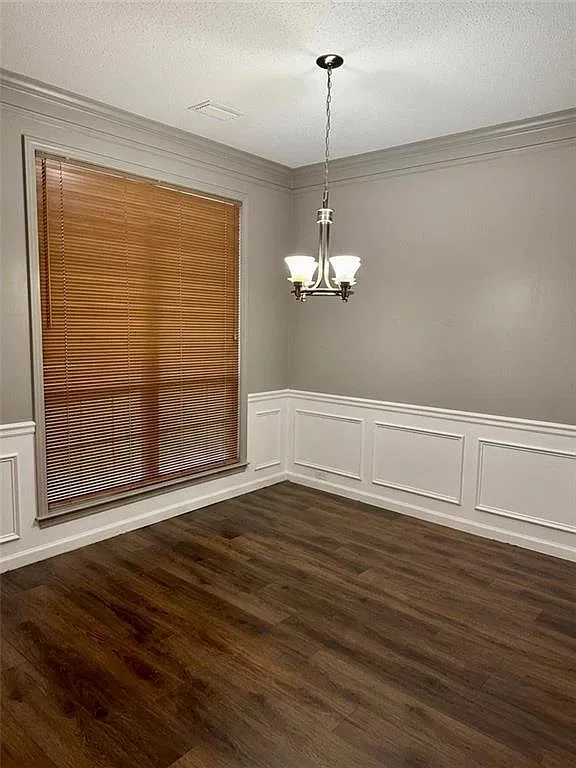 4 bed, 2.5 bath, 2116 sqft, $2,650 — Photo 2