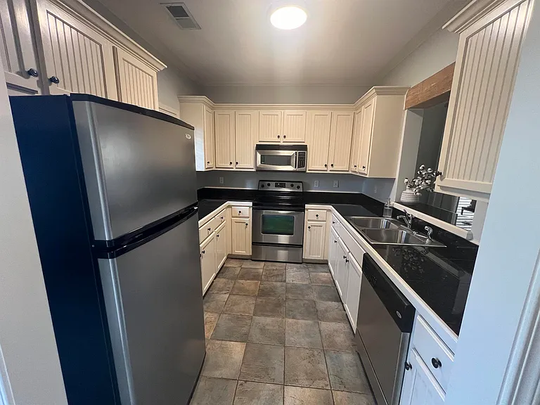 2206 Anderson Rd — Photo 8
