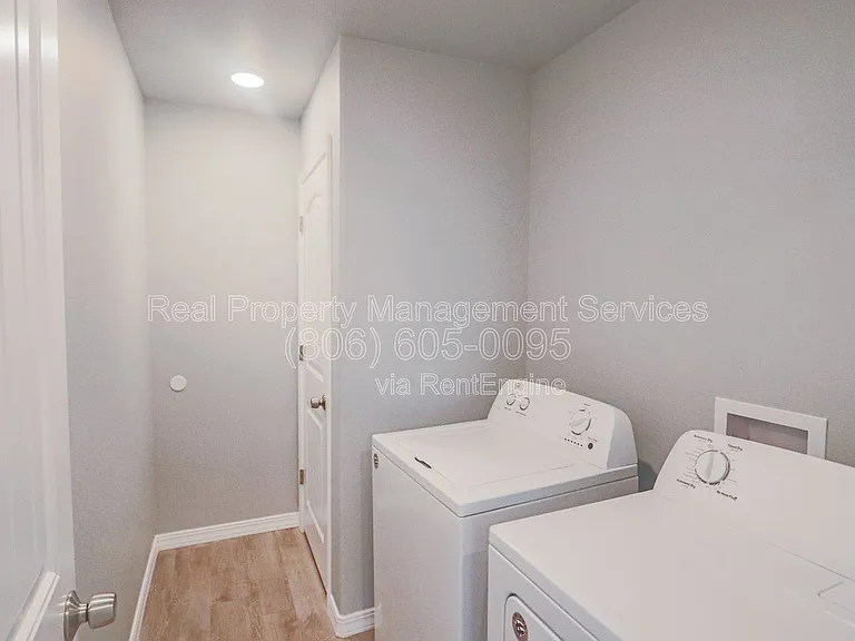 1306 N Clinton Ave #B — Photo 11