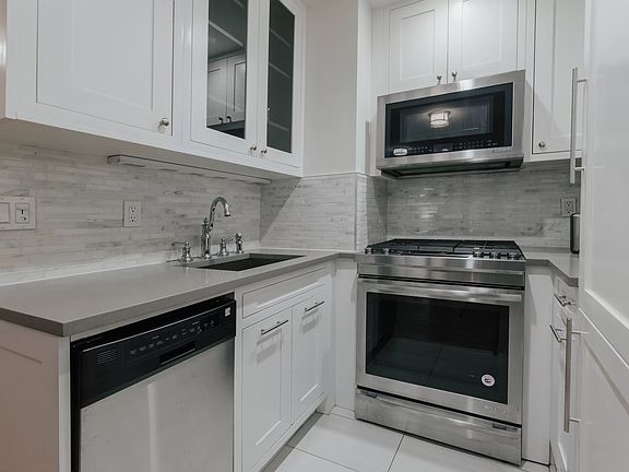 5th image of 27 W 72nd St #607