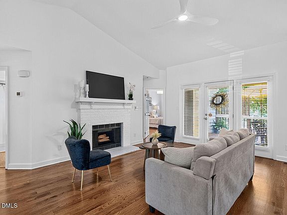 3rd image of 1100 Esher Ct
