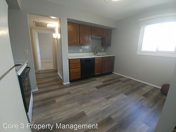 5th image of 715 Fairmont Dr APT 3C