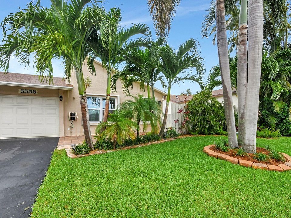 1st image of 5558 Mirror Lakes Boulevard