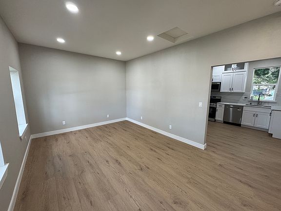 4th image of 37158 Ash St