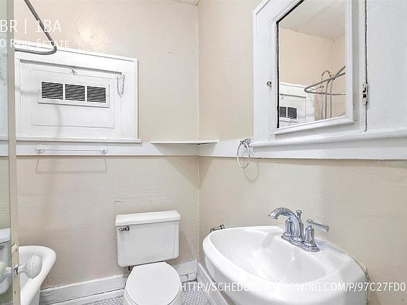 5th image of 975 N Washington St APT 9