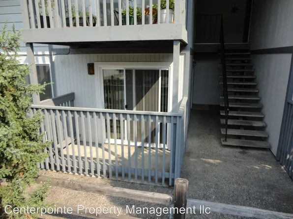 885 NE Sunset St APT 33, Roseburg, OR 97470