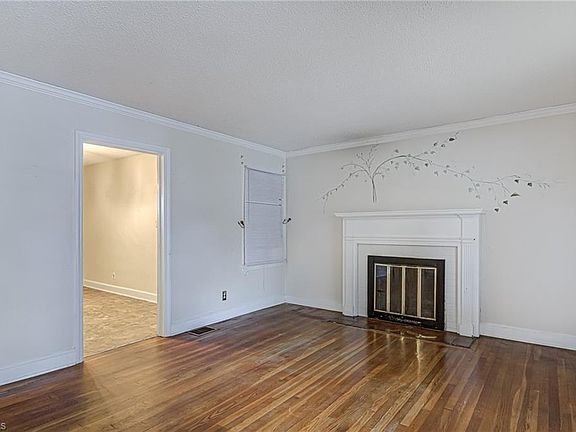 5th image of 628 W Westwood Ave