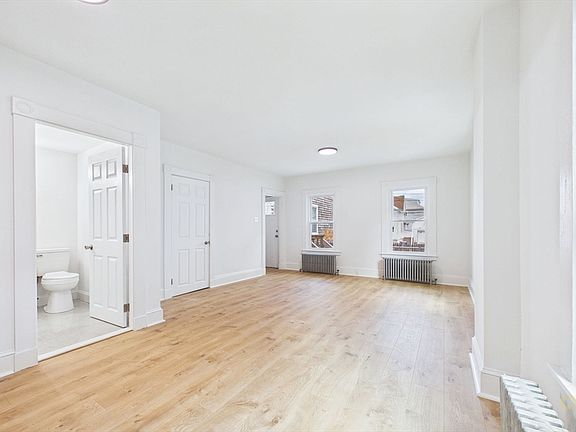 5th image of 174 1/2 Grinnell St